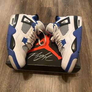 Air Jordan 4 Retro Size 8.5
